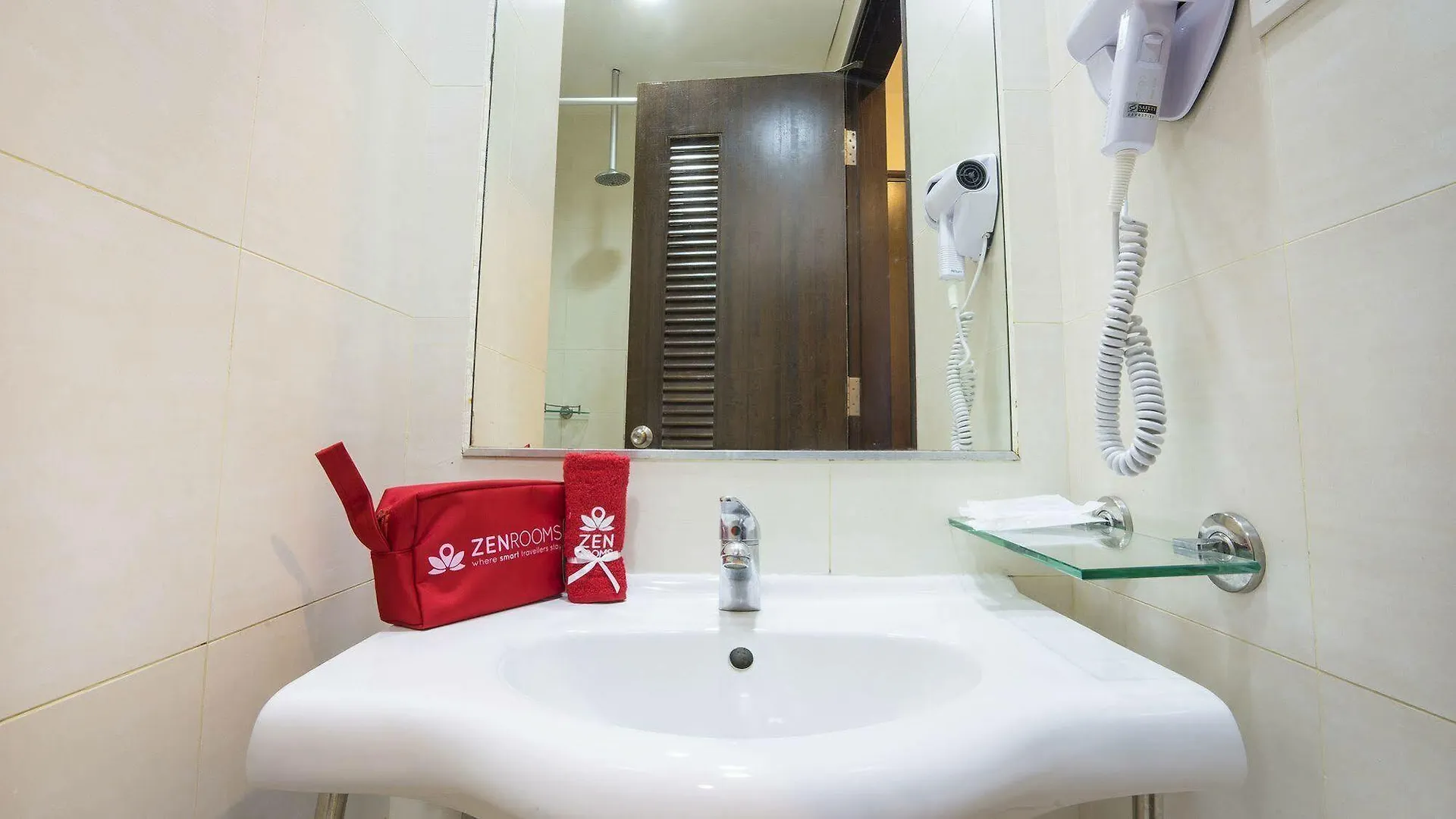 Zen Rooms Mustafa Singapura Hotel